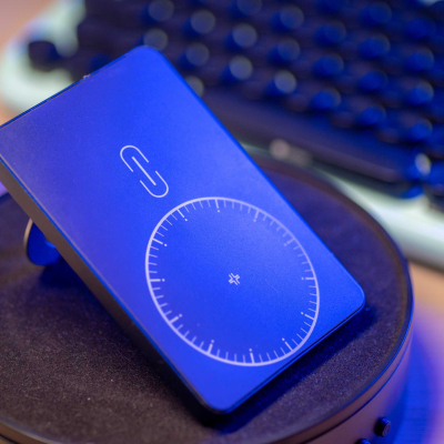 magnetic wireless power bank