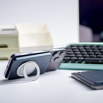 Magnetic Wireless Power Bank With 360°Rotary Back Stand 5000 mah